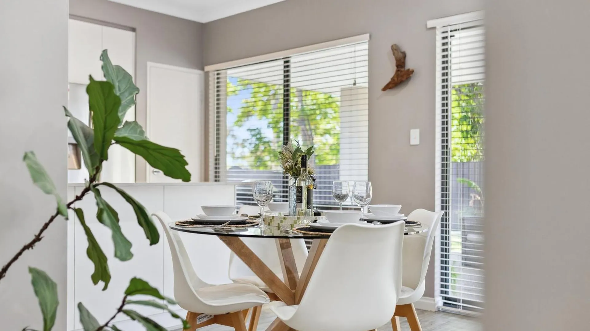Tranquil Gumnut Cottage - Close To Airport Perth Villa
